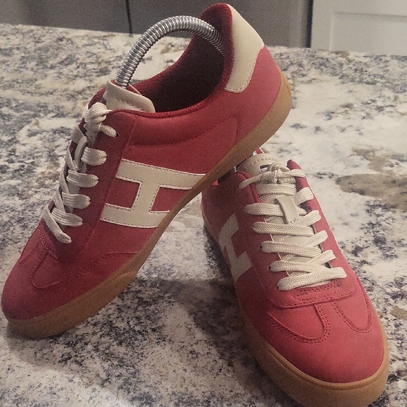 Tommy Hilfiger Red and White Sneakers - Picture 1 of 3
